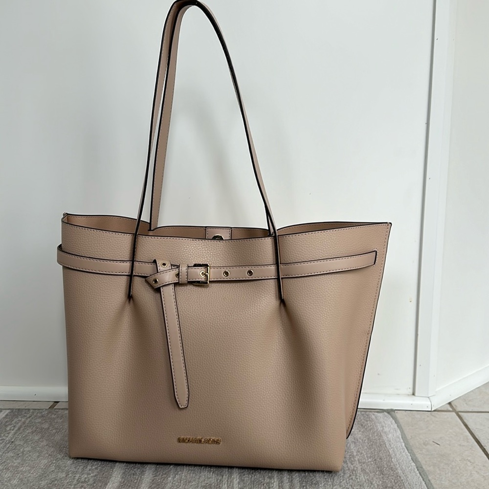 Michael Kors Emilia buff tote